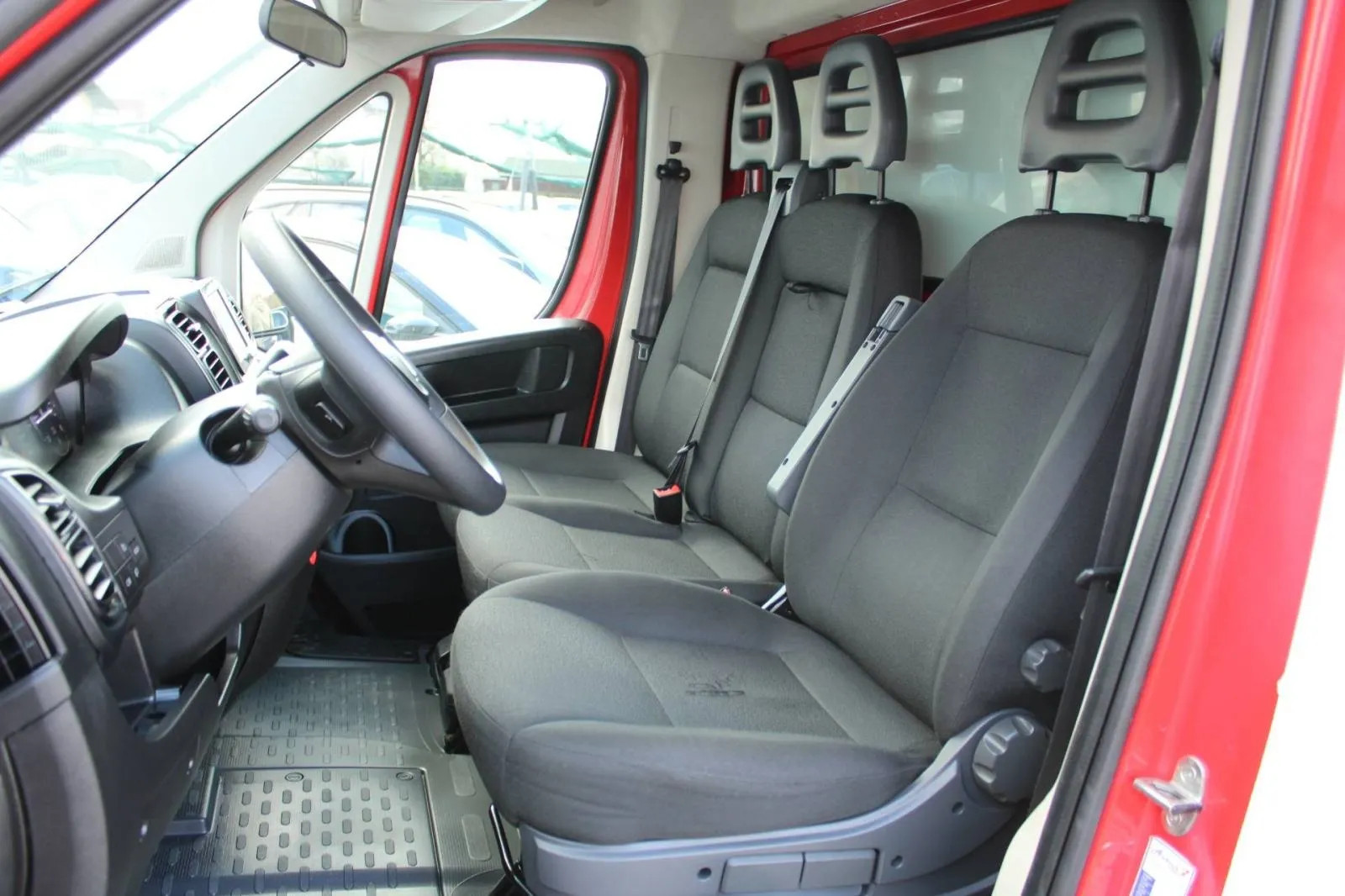 fiat ducato 2.2 mjt kutija + rampa, 2022 god. - slika 8