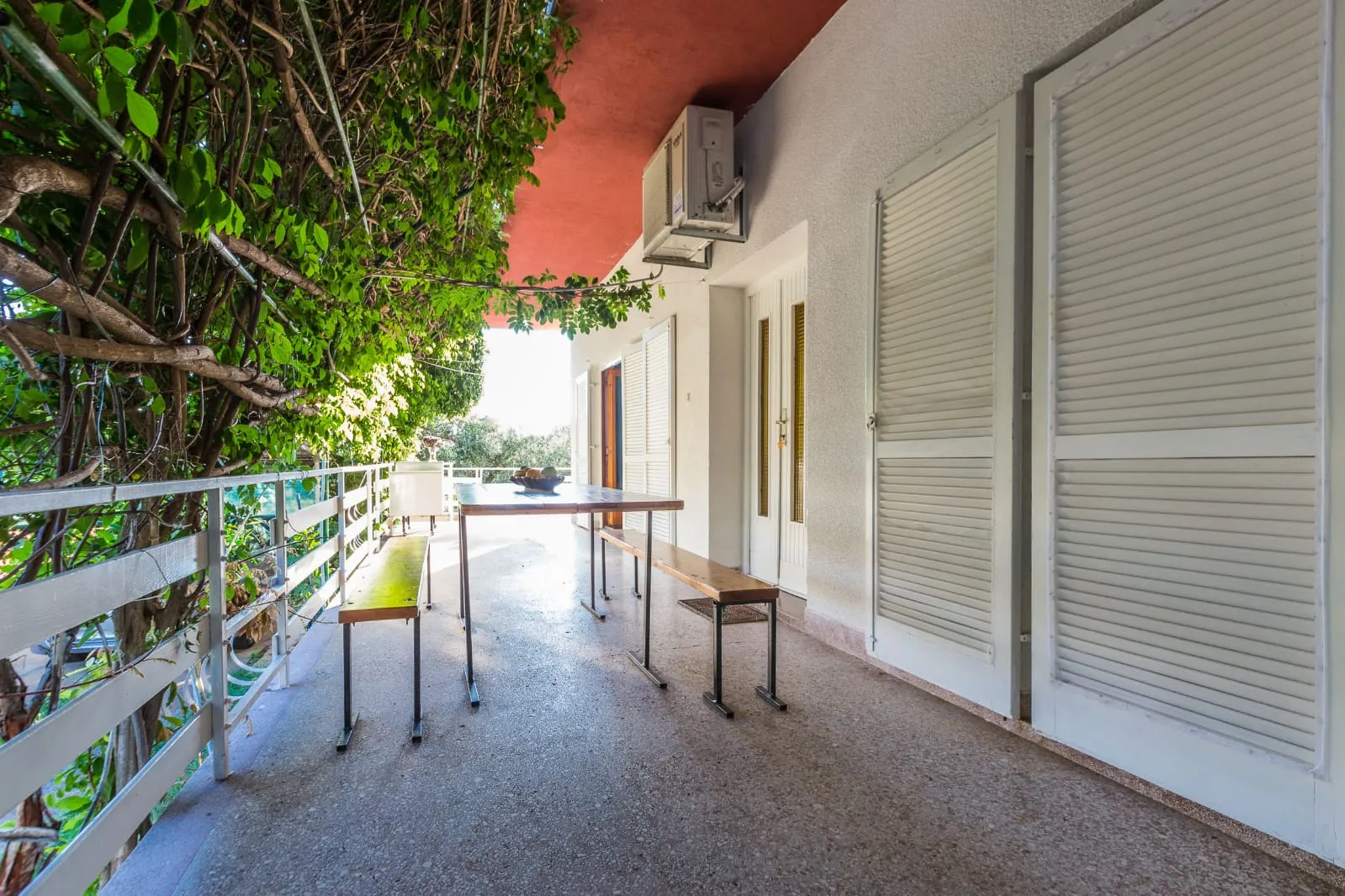 app 4+1 od 49 eura u prizemlju sa velikom terasom ,od plaže 100 metara - slika 9