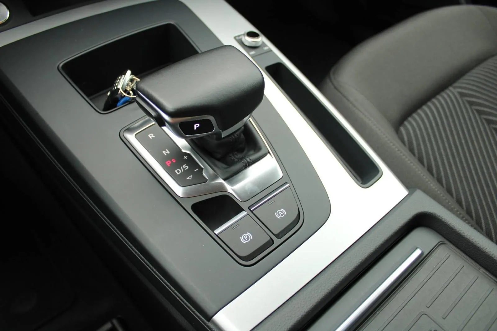 audi q5 40 tdi quattro s-tronic *led, navigacija* - slika 10
