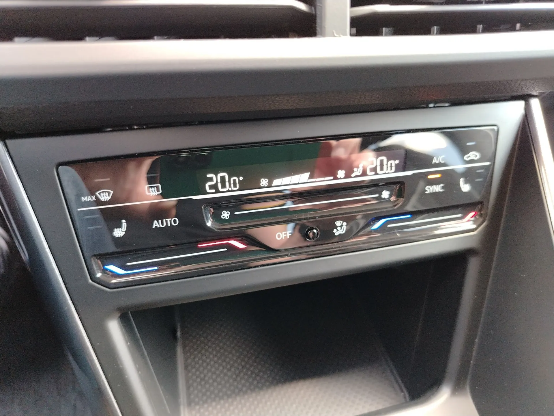 vw taigo style 1.0 tsi dsg - slika 14