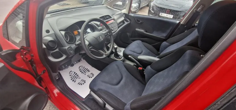 honda jazz 1,2 - 2014 - 140.000km - klima - servo - reg 1 god !!! - slika 7