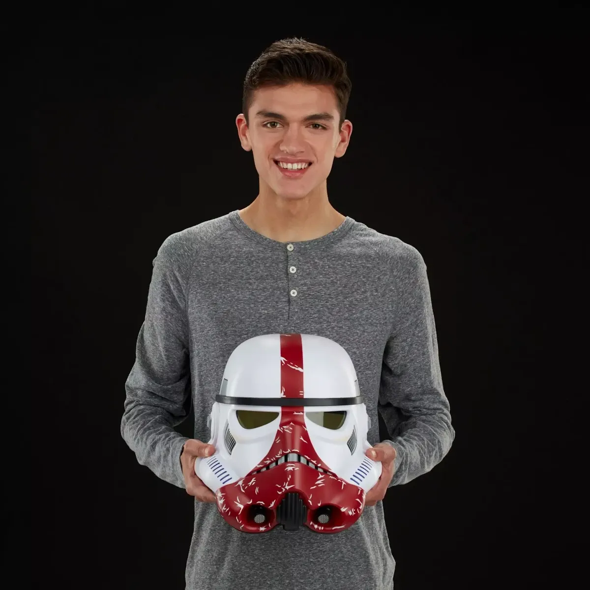 star wars: the black series–incinerator stormtrooper electronic helmet - slika 2