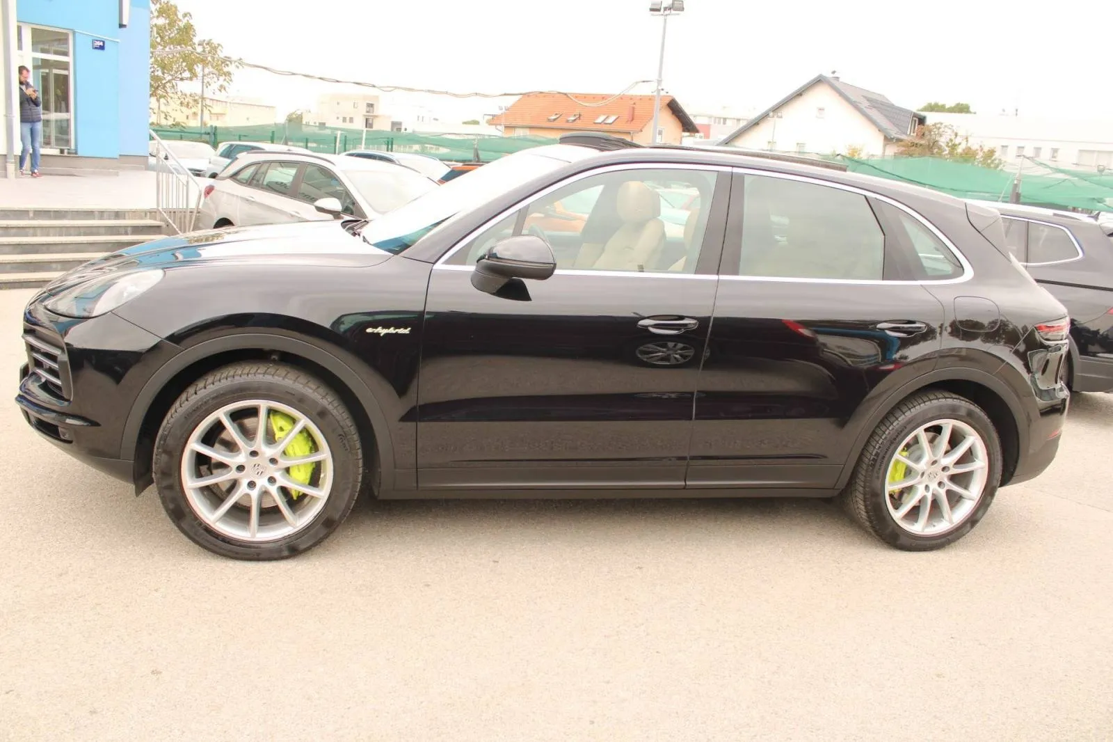 porsche cayenne 3.0 v6 e-hybrid *panorama, led, navigacija* - slika 22