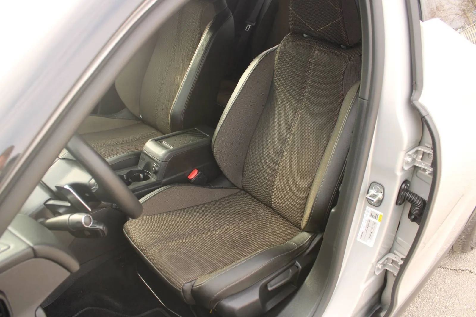 ds ds3 crossback 1.2 puretech automatik *navi, led* - slika 6