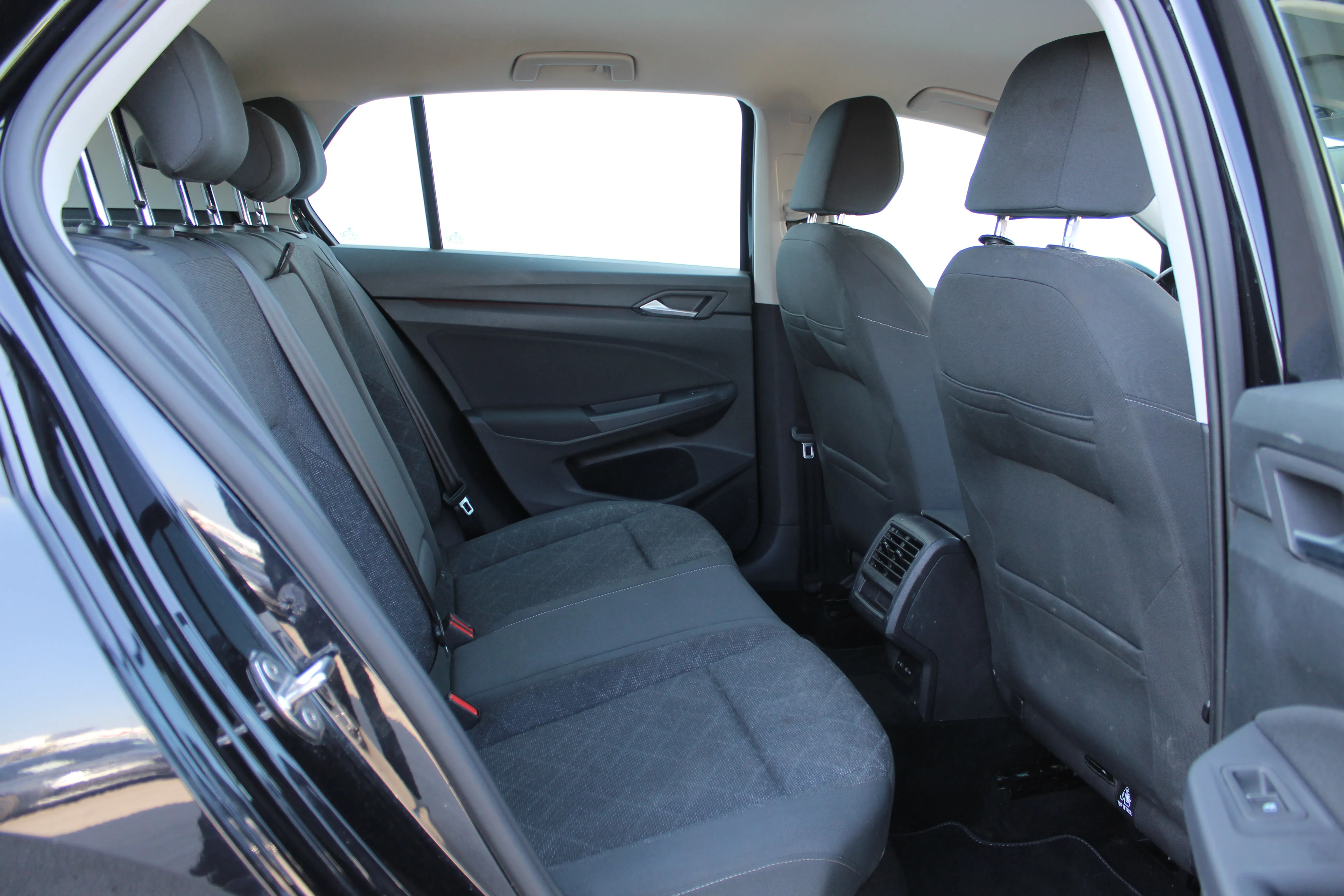volkswagen golf 2.0 tdi life - slika 13