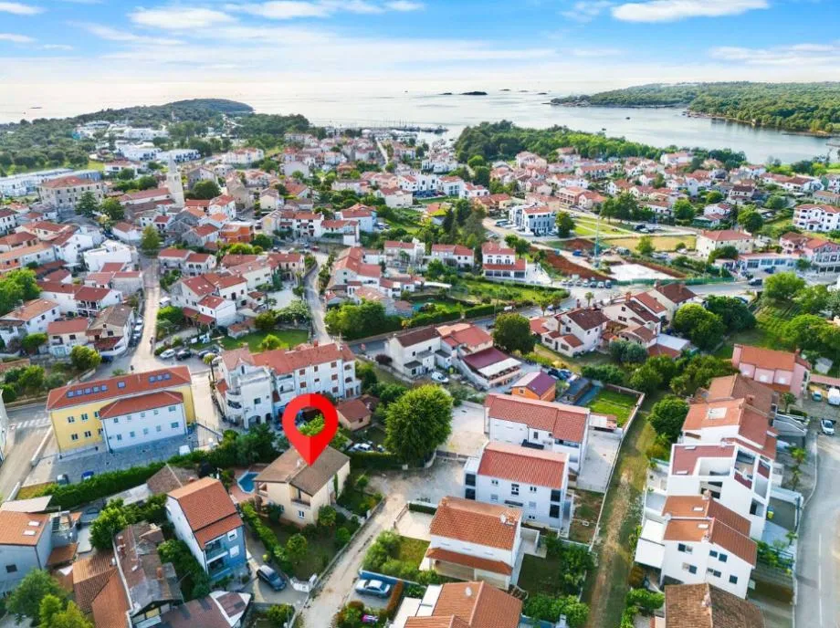 vila, funtana, sa bazenom, kraj mora - slika 19