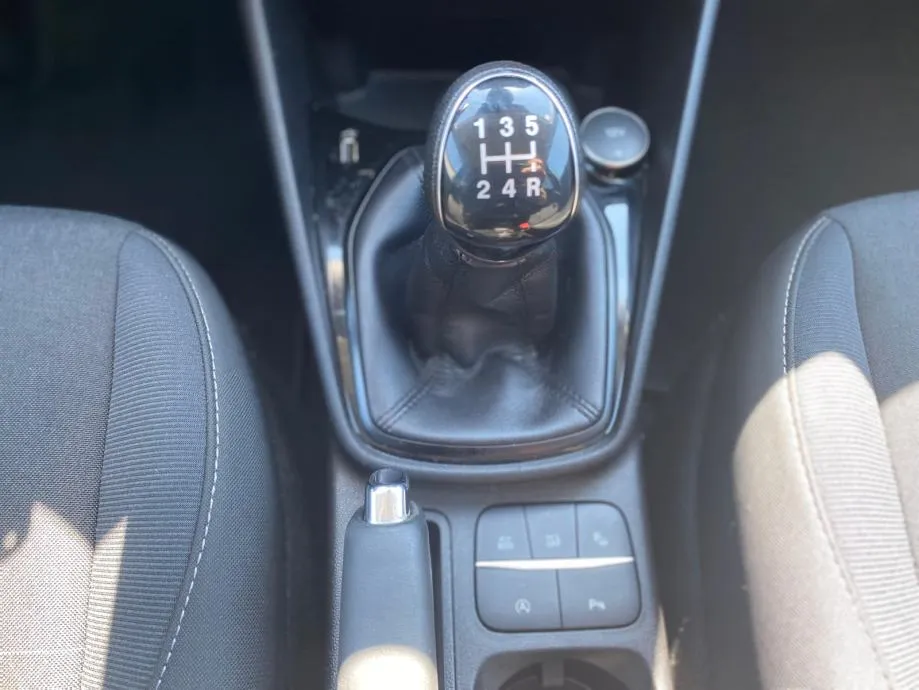 ford fiesta 1,1 - slika 16
