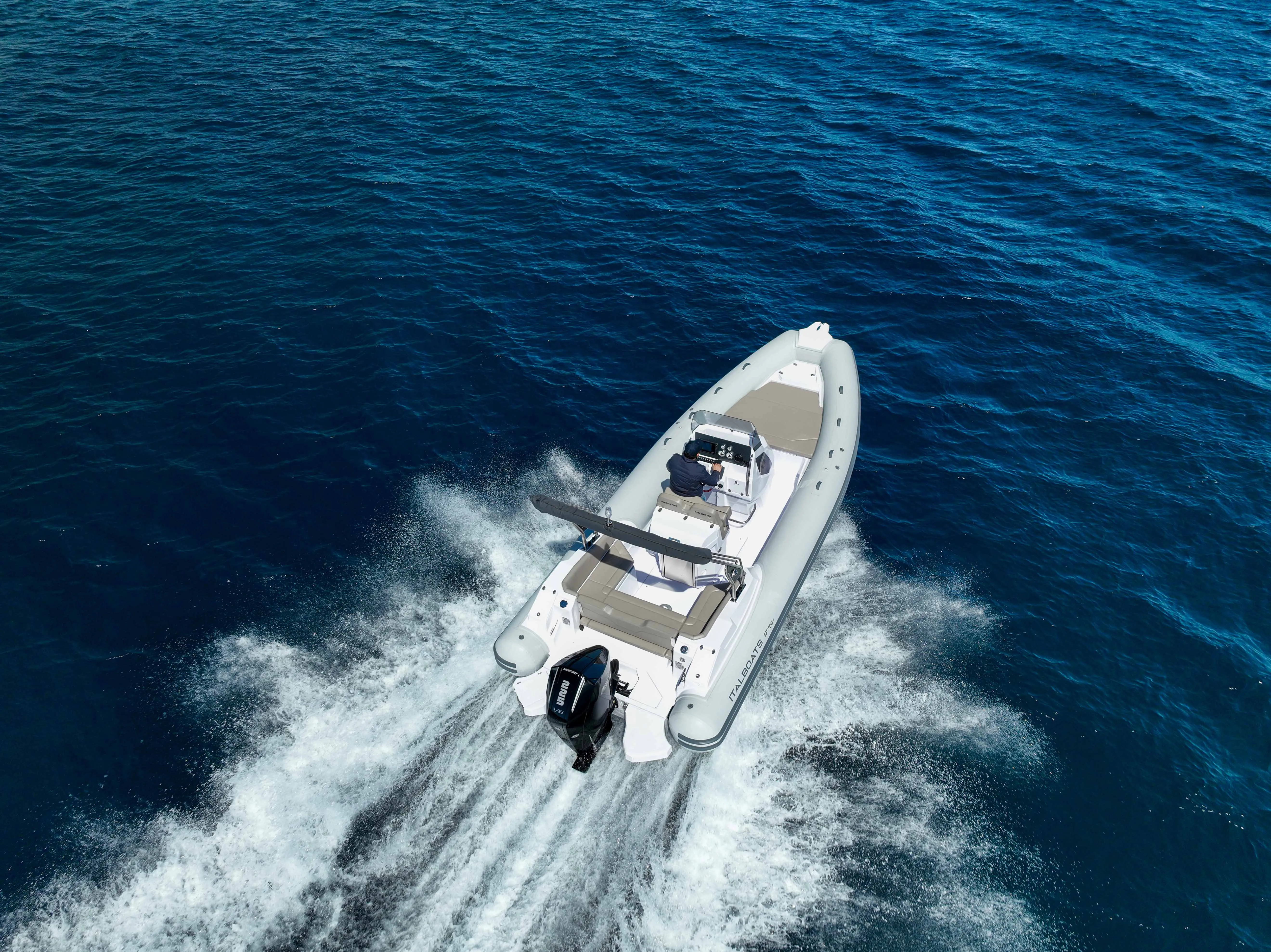 najam broda - italboats predator 700t - 250 ks (2025.) - slika 2