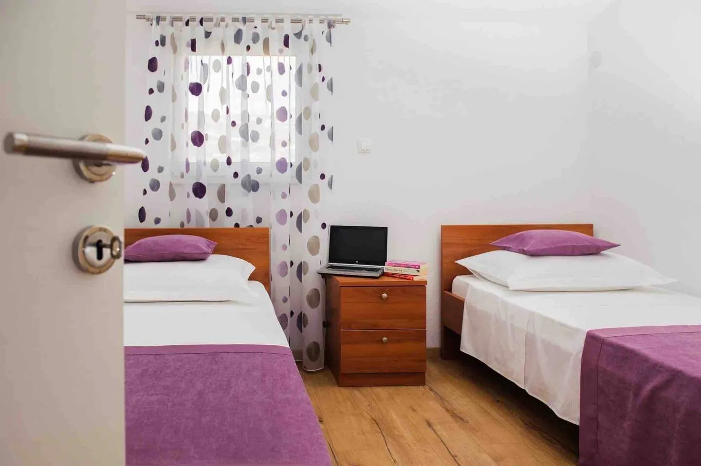 kaštel novi - dvosoban stan, 60 m2 (slobodno do ljetne sezone) - slika 8