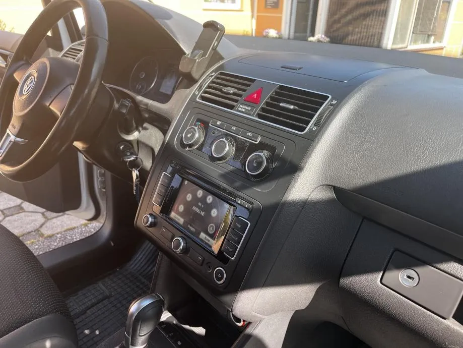 vw touran 1,6 tdi - slika 9