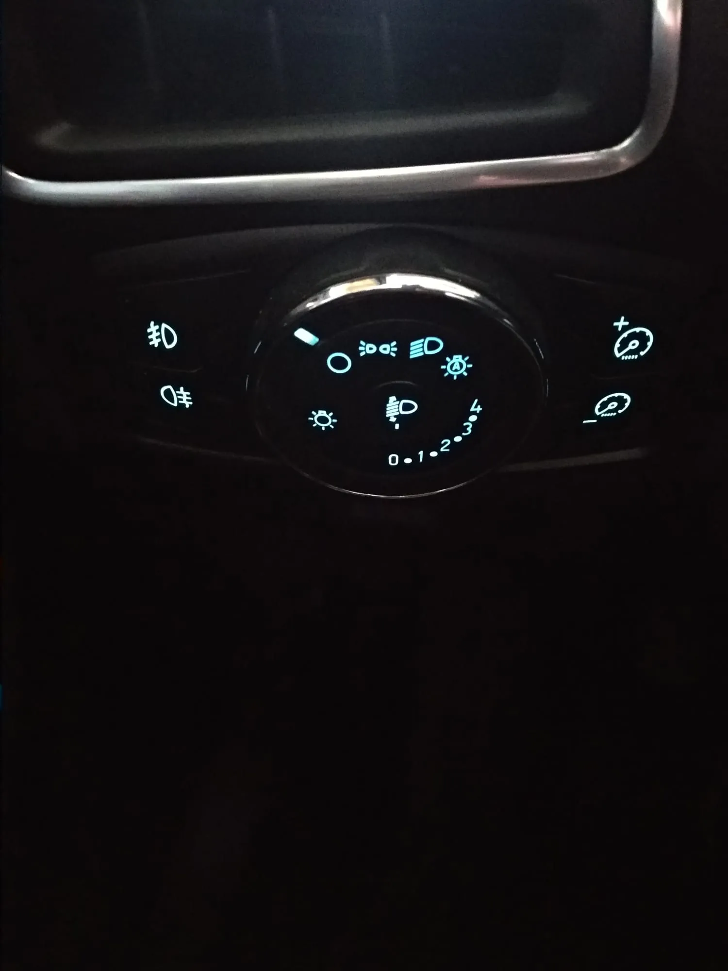 ford focus 1,6 tdci titanium 2011. godina, registriran do 02-2027 - slika 9
