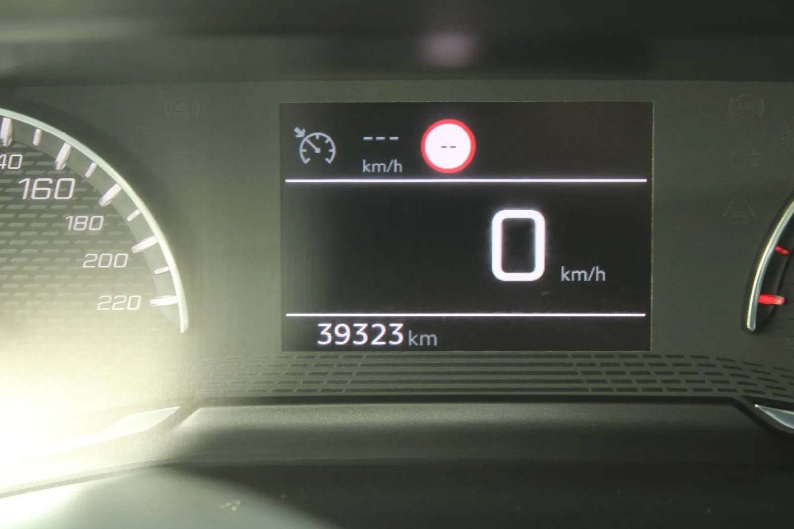 peugeot 208 1.2 puretech *led, navigacija* - slika 19