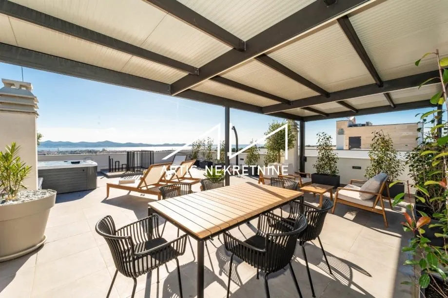 luksuzni penthouse u zadru – rooftop, jacuzzi, pogled na more - slika 9