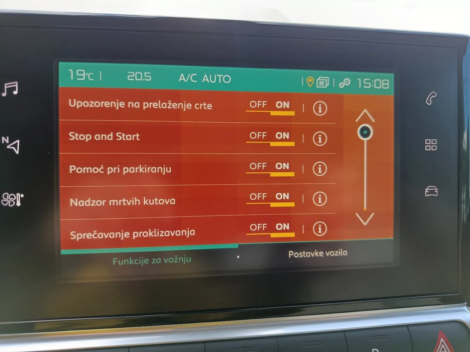 citroën c4 cactus 1,5 blue hdi,jamstvo do 2 god,vozilo u sustavu pdv-a - slika 13