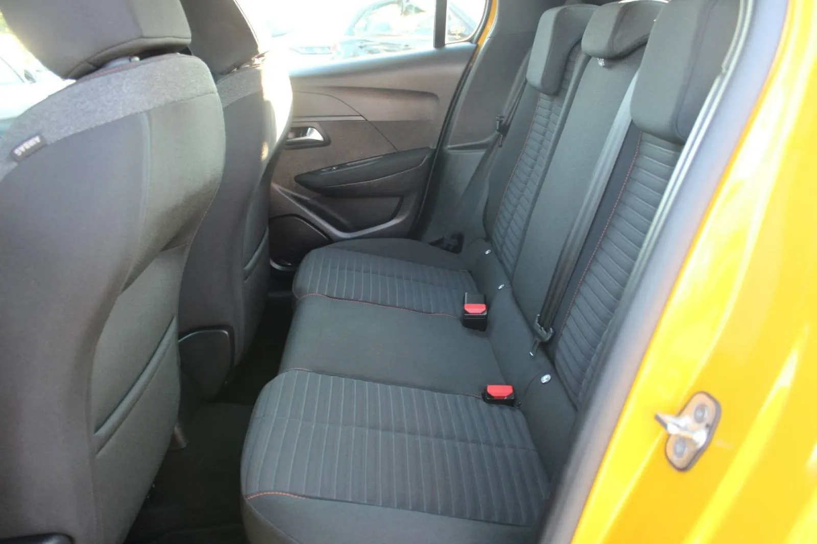 peugeot 208 1.2 puretech 100 - slika 10