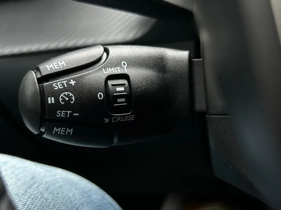 peugeot 208 business 100 - novo - do 8 god jamstva* - rata 192€ !!! - slika 21