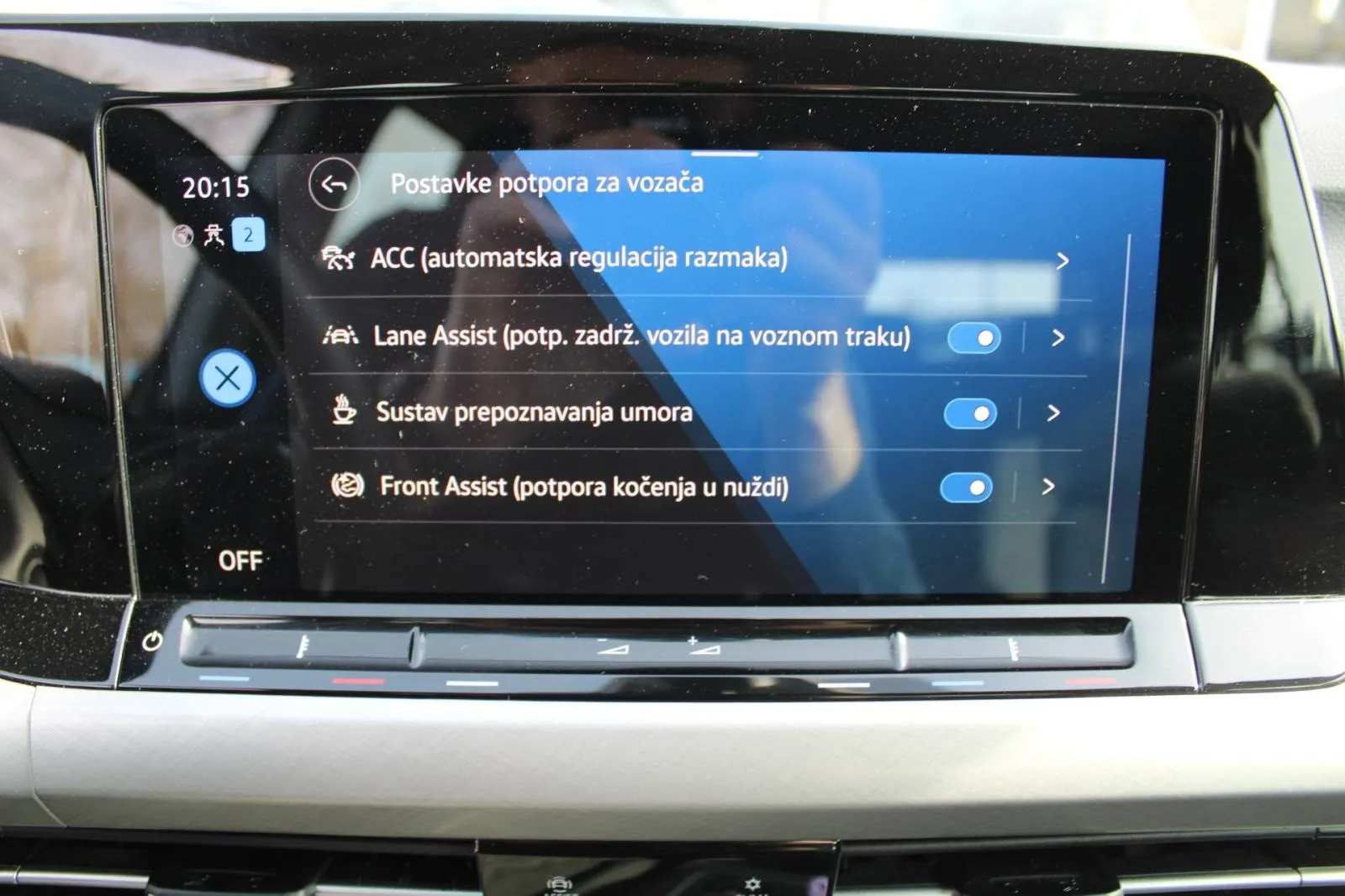 vw golf viii 1.0 etsi dsg - slika 14