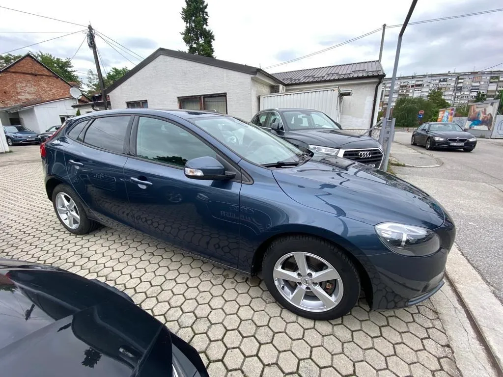 volvo v40 d3 kinetic automatik, navi, tempomat, 4x garancija!!! - slika 4