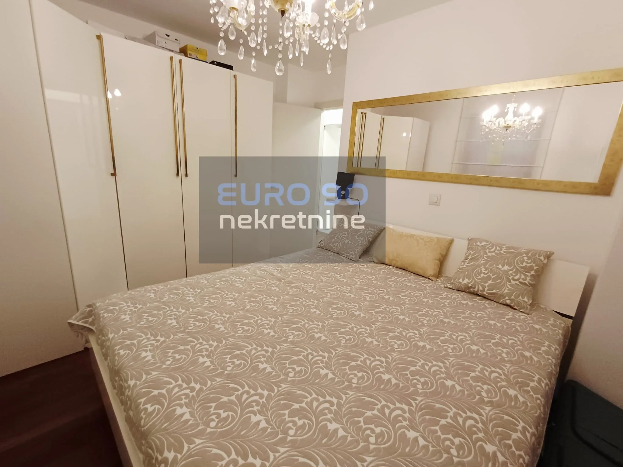 zadar-mocire/borik- namješten trosoban stan, dva parkirna mjesta !!! - slika 7