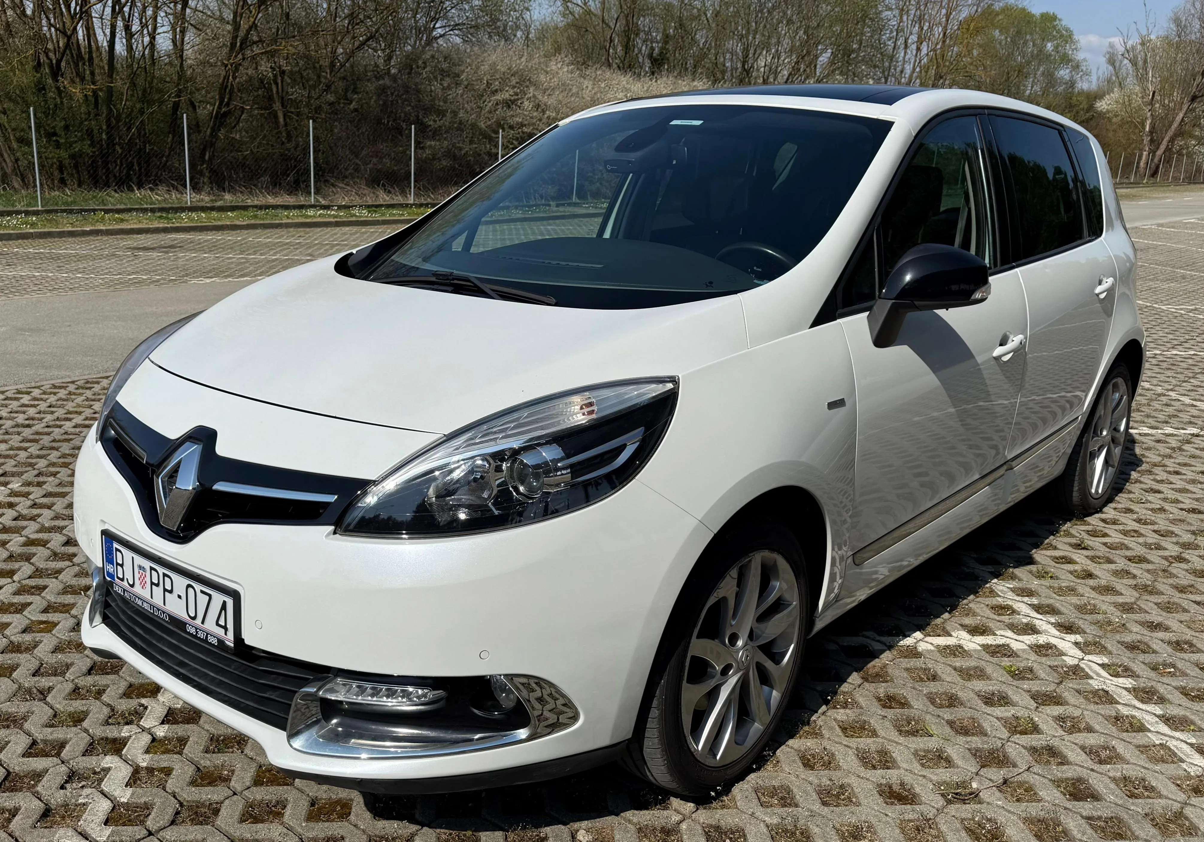 Renault Scenic TCe 130, BOSE, PANORAMA, KAMERA, TOP - Zagreb