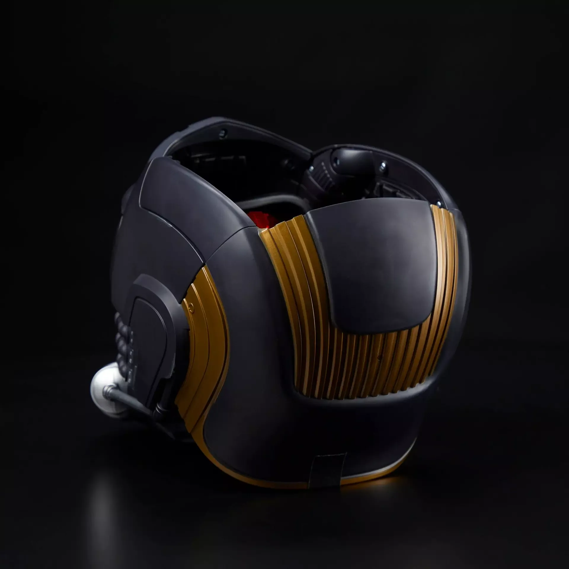 marvel legends series – star-lord electronic roleplay helmet - slika 4