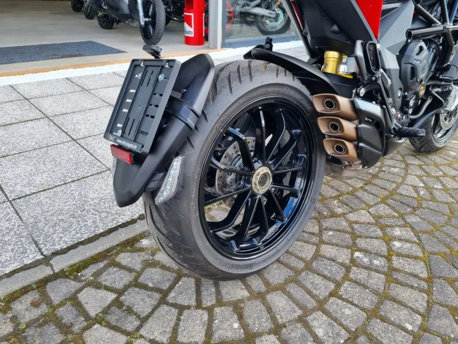 mv agusta turismo veloce rosso abs tcs, s garancijom, 2023 god. - slika 13