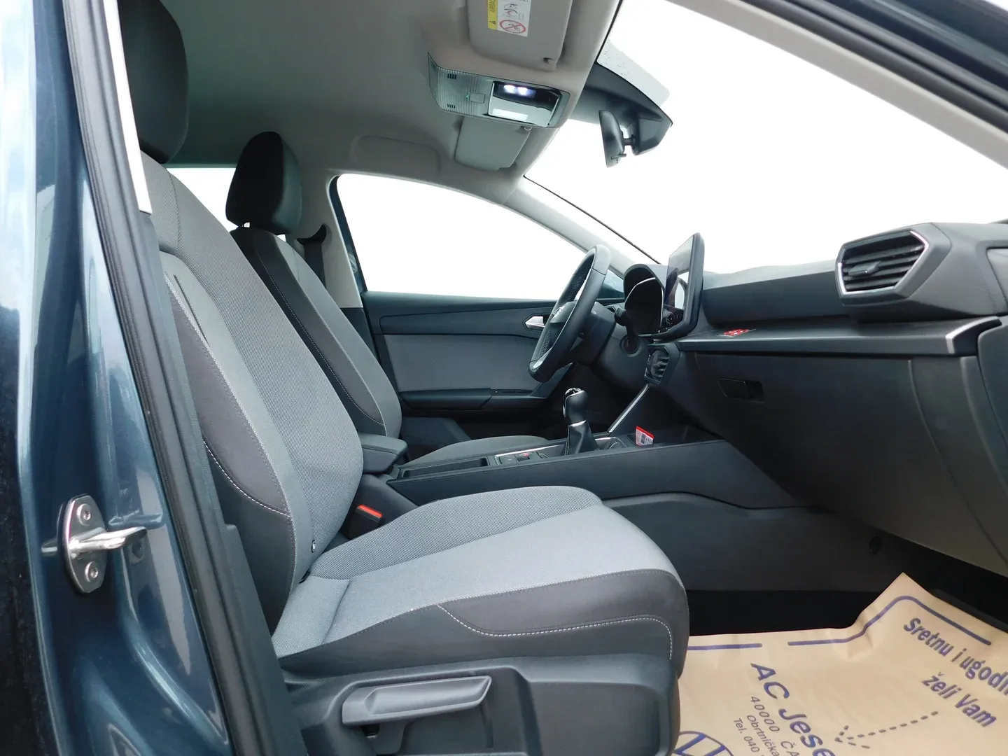 12588 seat leon 2.0 tdi evo style - slika 12