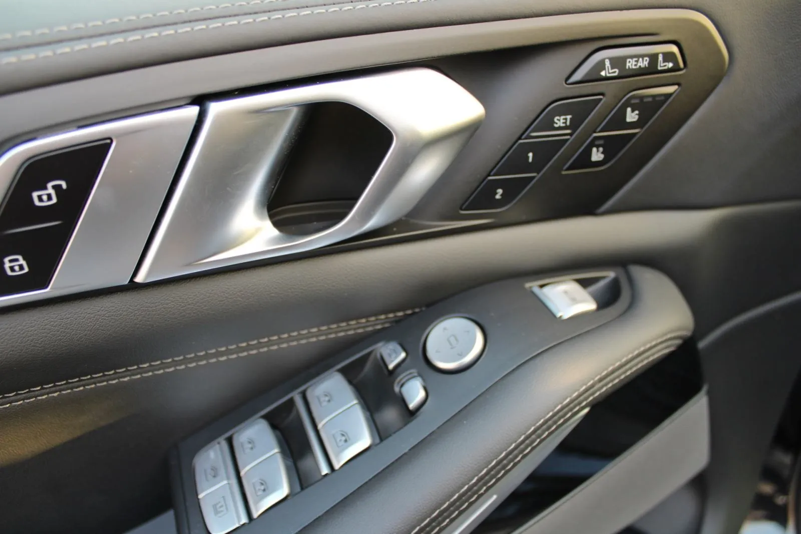 bmw x7 40d xdrive m-paket 7 sjedala *zračni ovjes, panorama, head-up* - slika 18