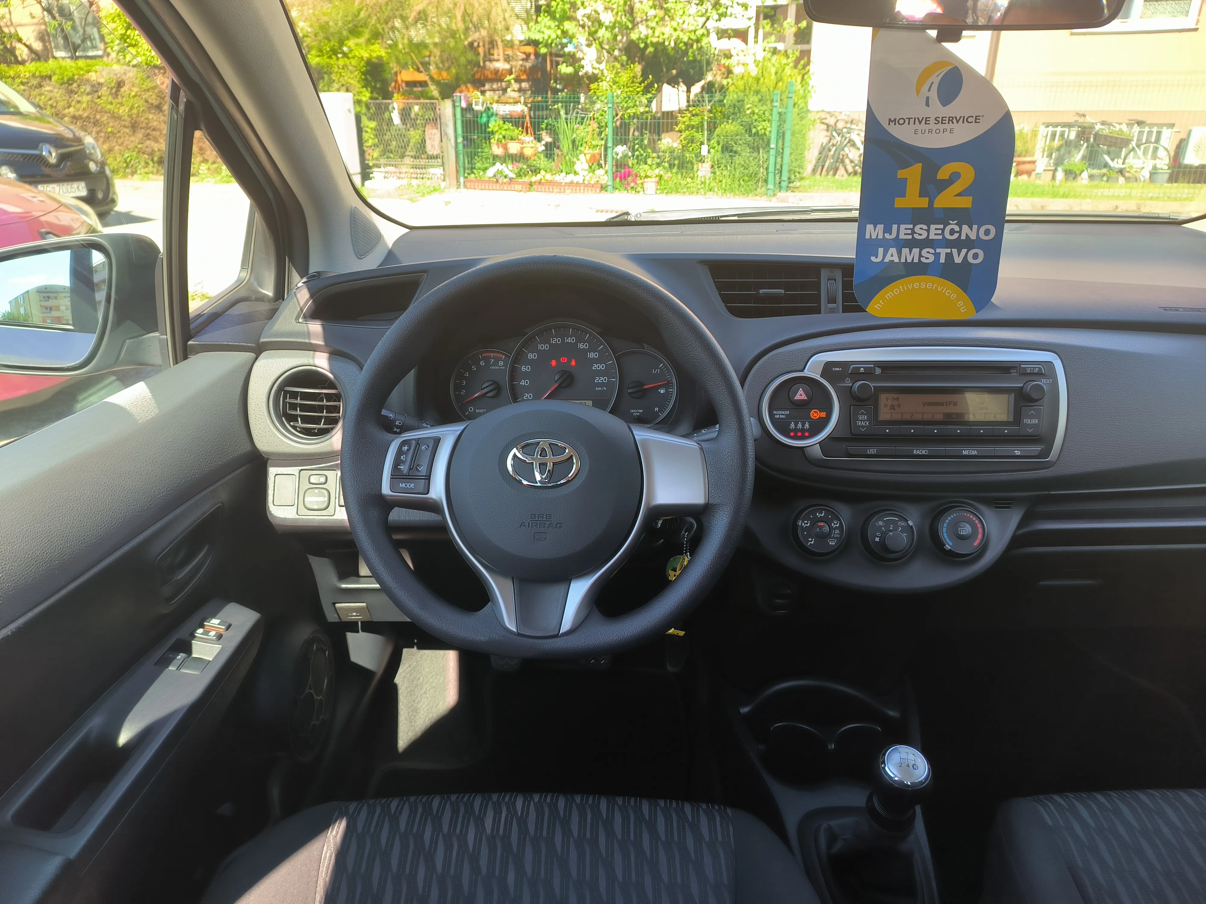toyota yaris 1,0 vvt-i sol, jamstvo, reg. 1 godinu - slika 12