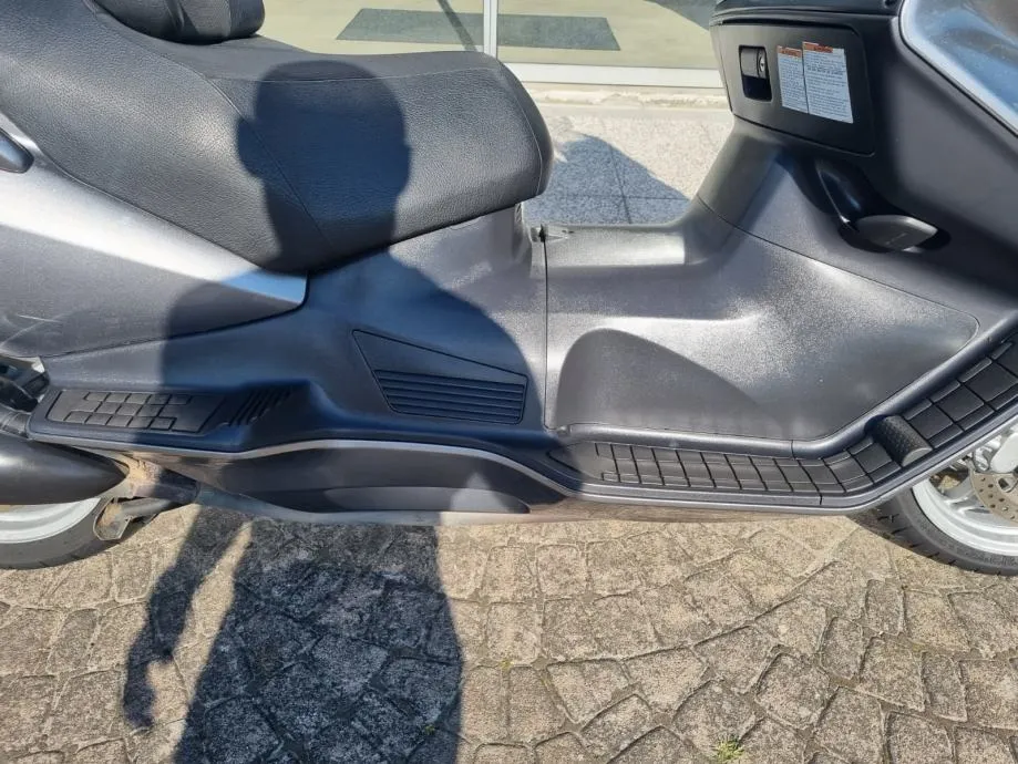 suzuki burgman 650 executive abs, 2009 god. - slika 10