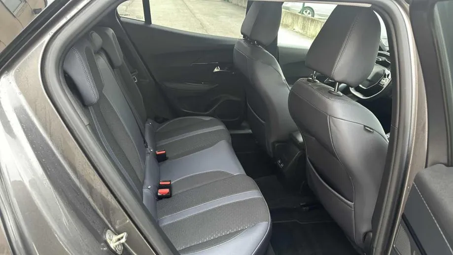 peugeot 2008 allure*kamera* grijanje sjedala*servisiran* jamstvo 24 mj - slika 10