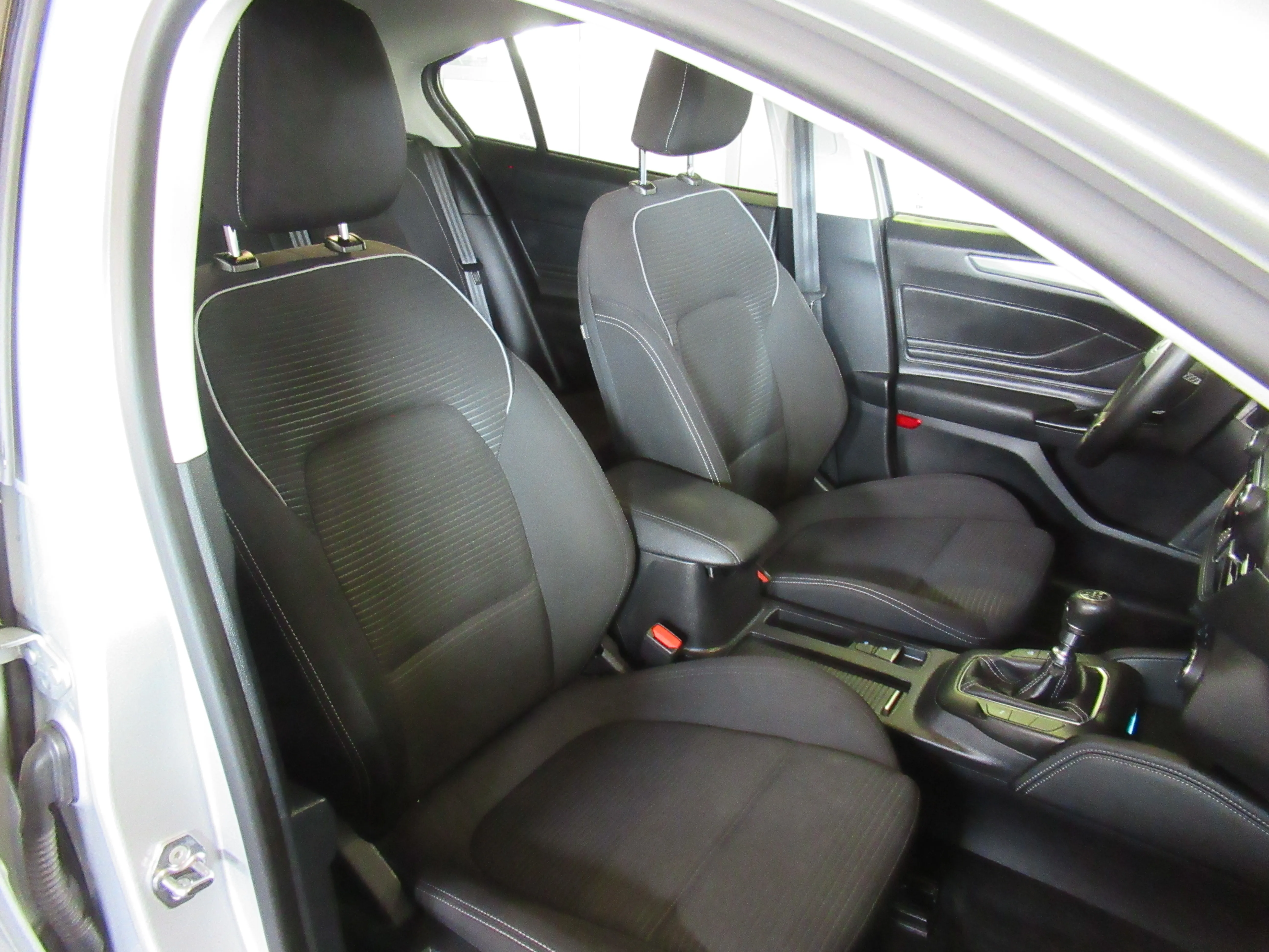 ford focus 1.5 tdci 88 kw titanium - slika 8
