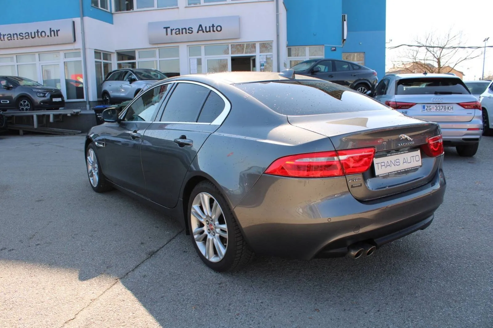 jaguar xe 2.0d awd automatik - slika 7