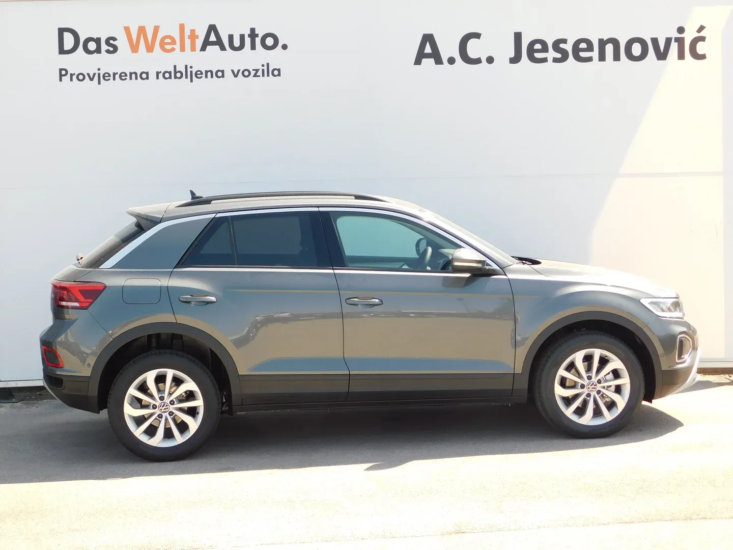12677 volkswagen t-roc 1.0 tsi life plus - slika 4