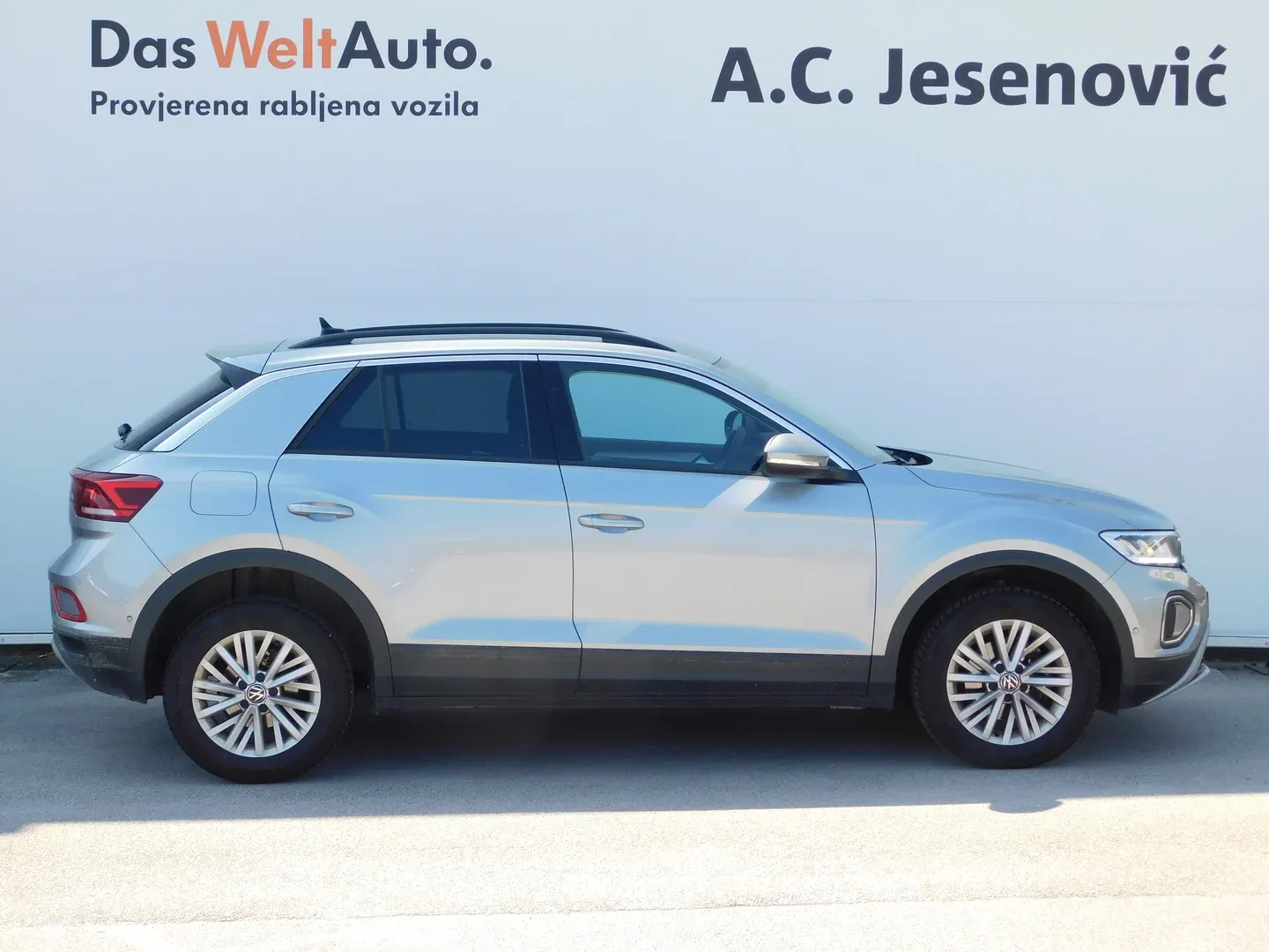 11631 volkswagen t-roc 1.0 tsi 4life - slika 5