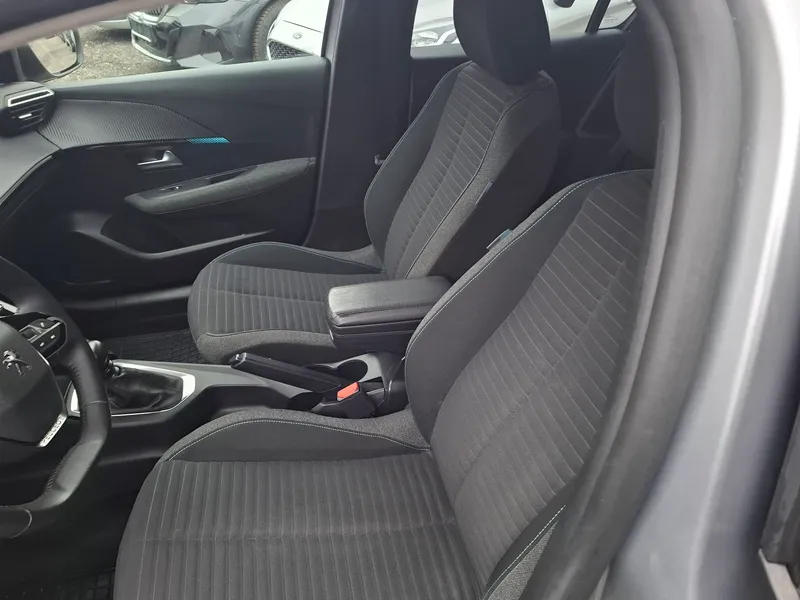peugeot 208 1,2 puretech*style*100ks*klima*tempomat* - slika 11