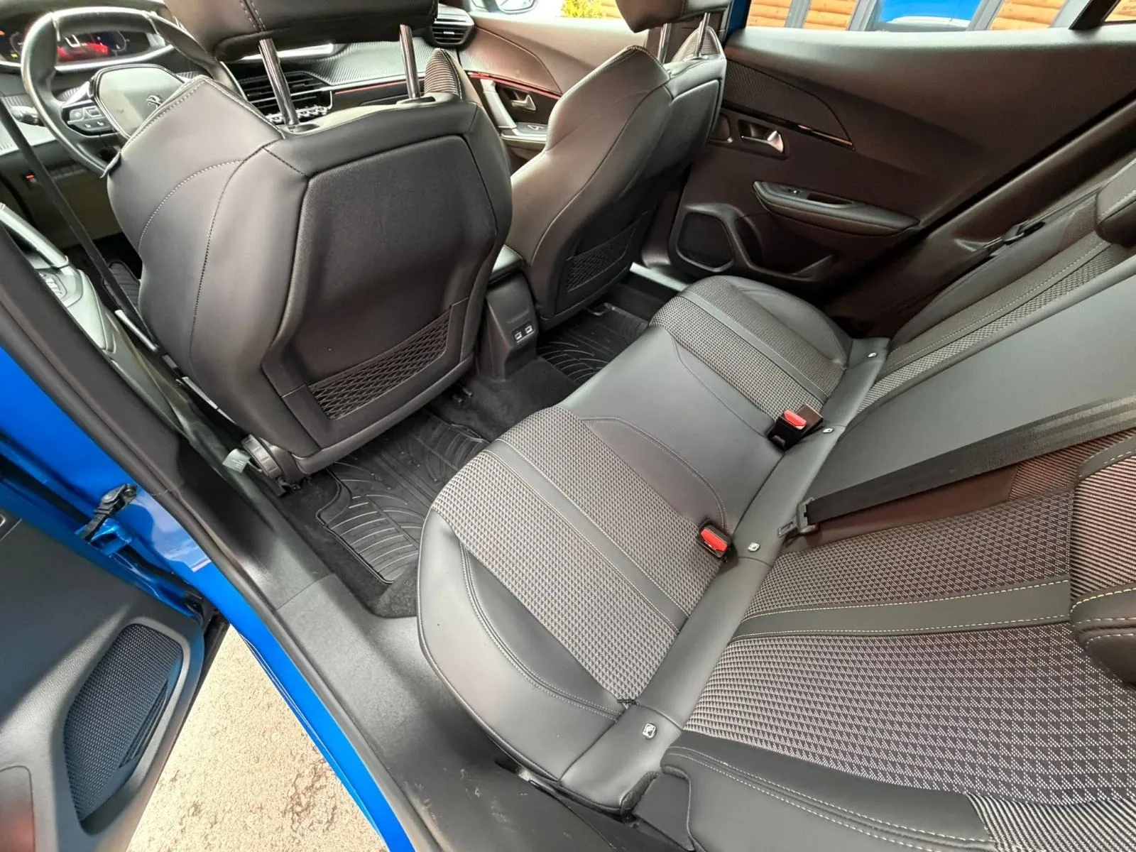 peugeot 2008 1.2 puretech •2021•gt line•kamera•leasingbezučešća• - slika 16