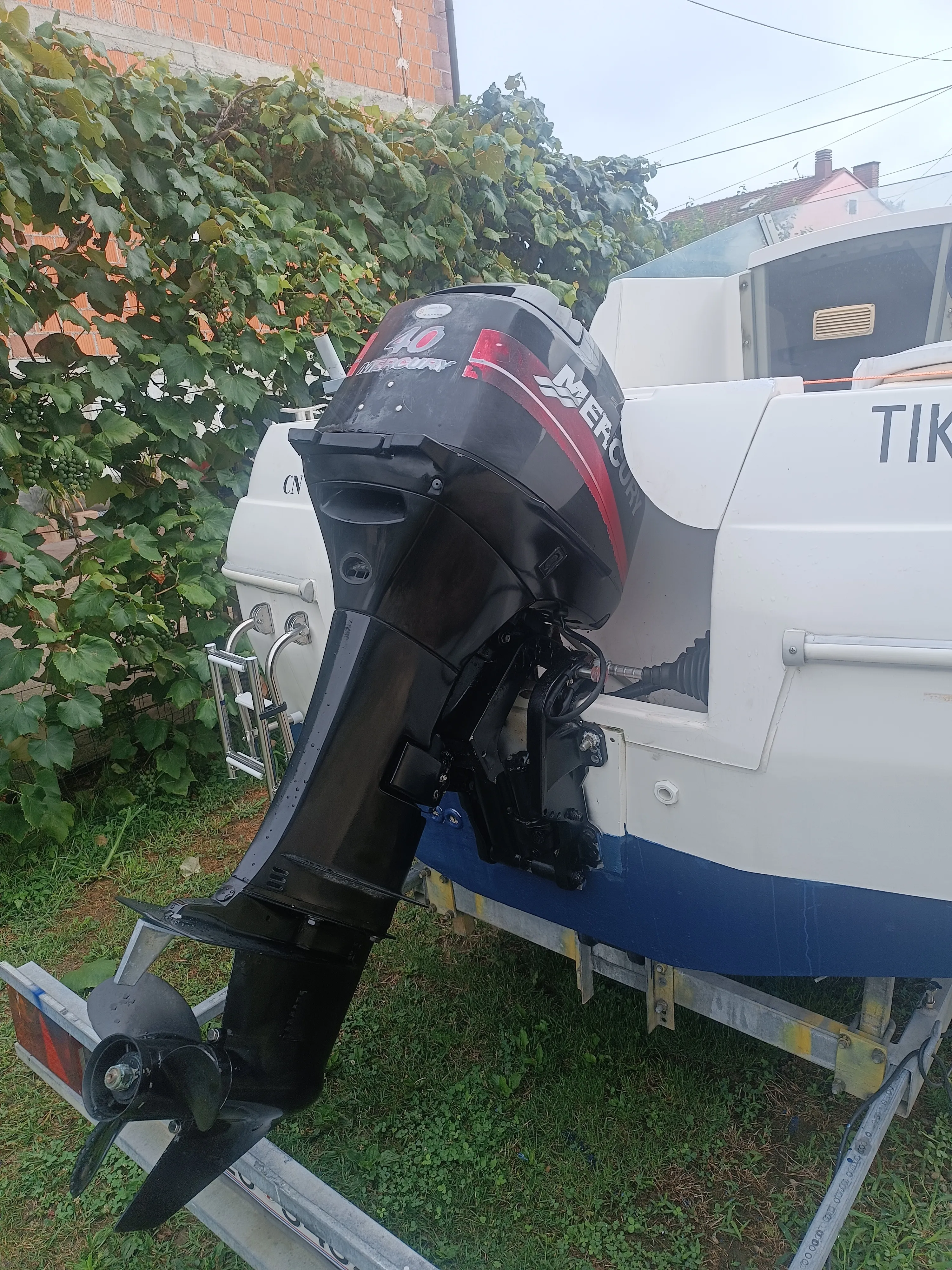 gliser sa kabinom quicksilver-cabin, motor mercury 40 ks, 8.998eu, zg. - slika 4