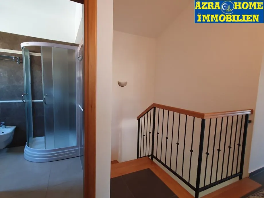 vabriga, kuća na kraju niza sa malim bazenom u dvorištu - slika 11