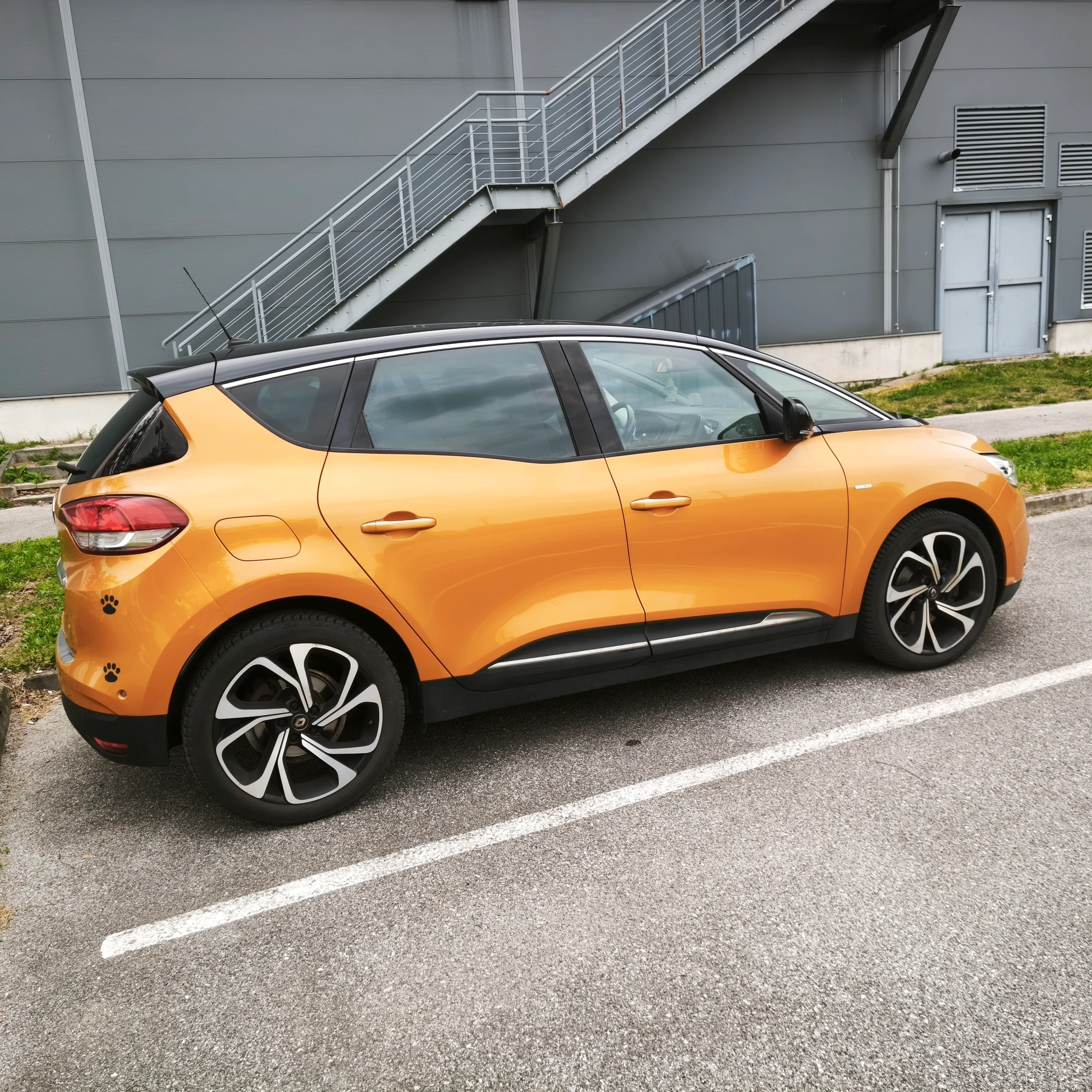 renault scenic iv bose energy dci 110 - slika 9