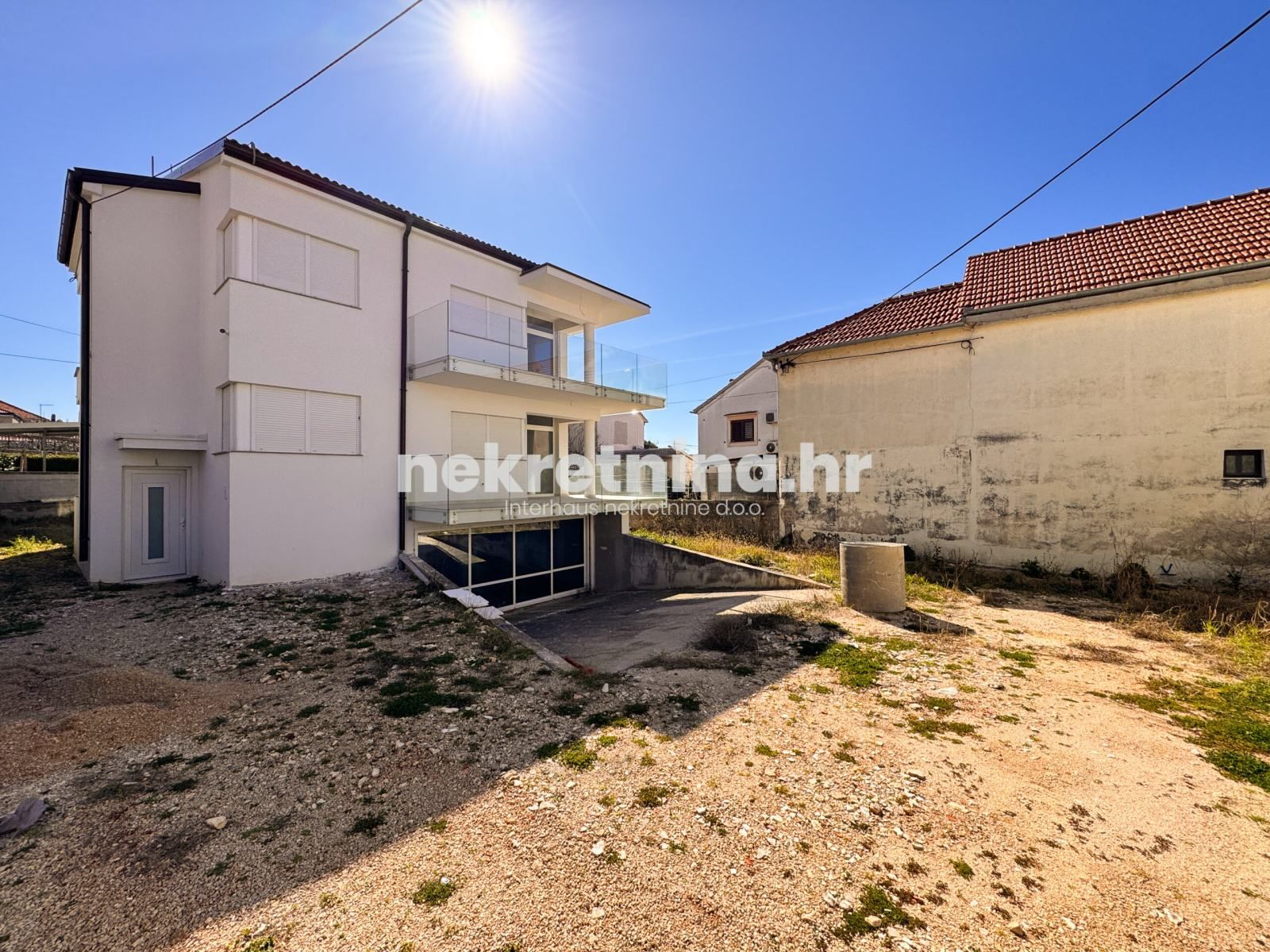prodaja - kuća - 3 stana - biograd na moru - blizina centra - 239m2 - slika 3