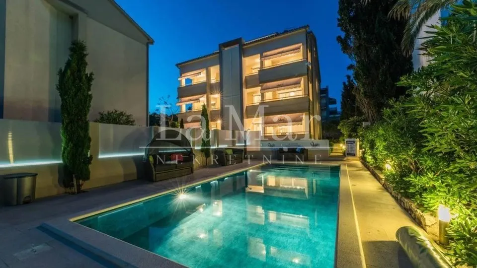 novalja- prvi red do mora- apartman u vili - 81.04 m2 - slika 20