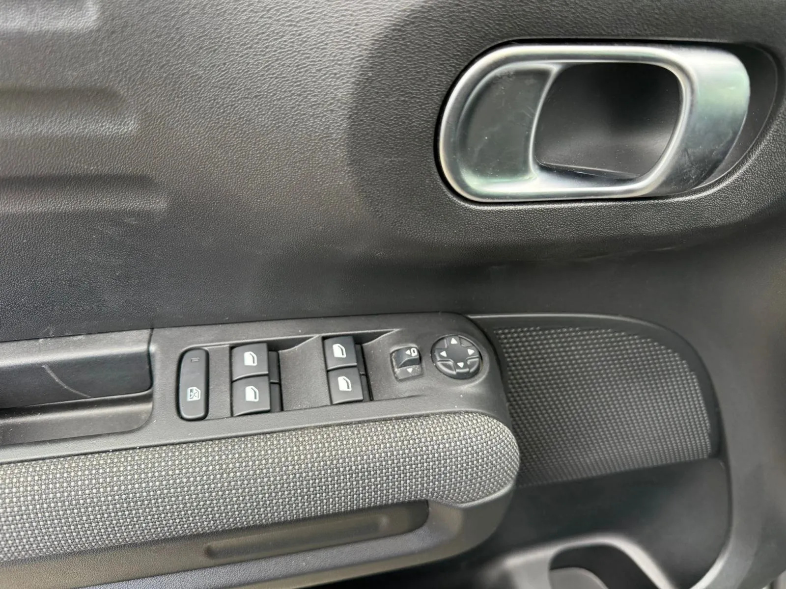 citroën c3 aircross 1,5 bluehdi, navi, pdc, 4xgarancije! - slika 17