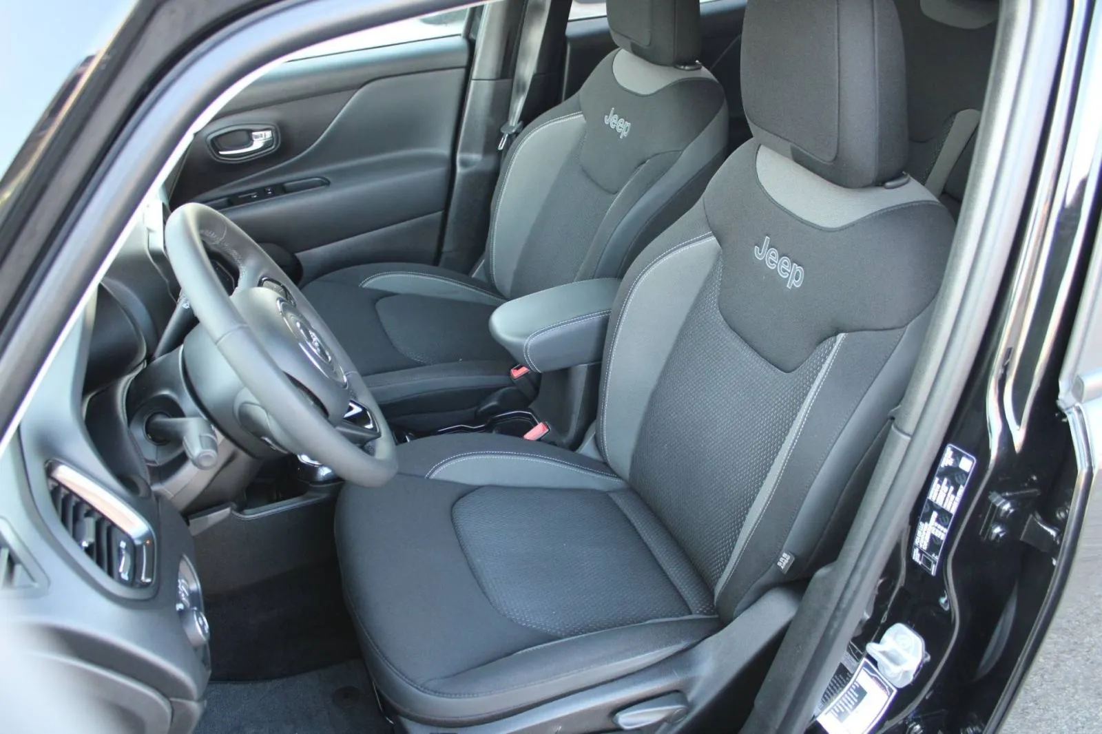 jeep renegade 1.3 t4 phev limited 4x4 automatik - slika 9