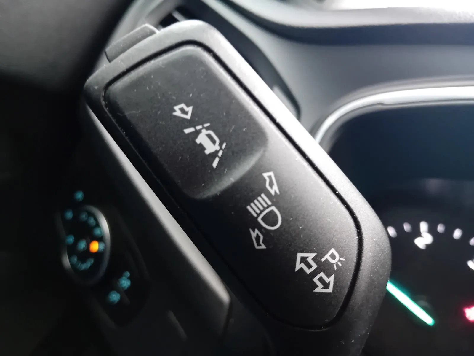 ford focus karavan 1,5 tdci ,do 2 godine jamstva,u sustavu pdv-a. - slika 10