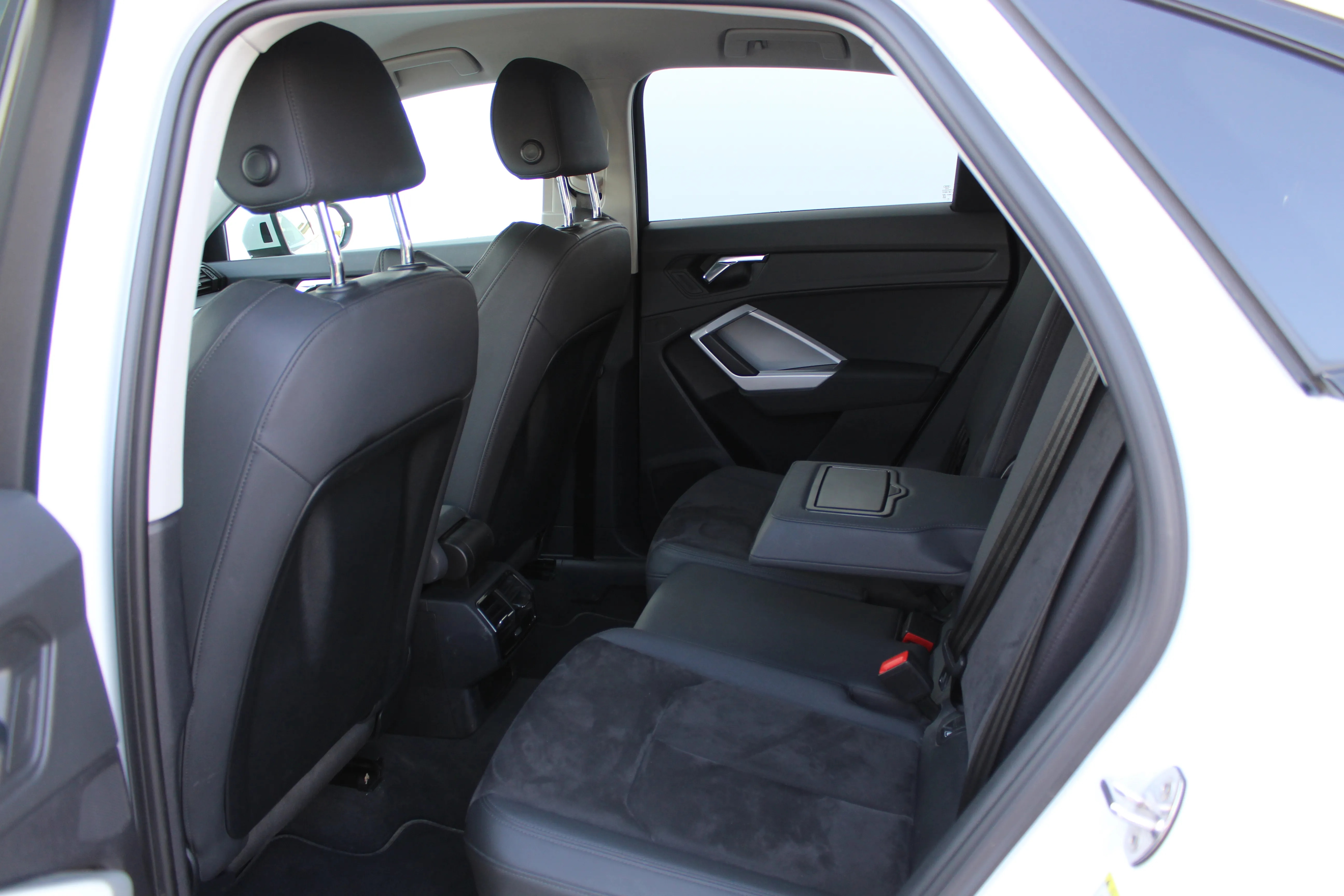 13103 audi q3 sb 35tdi s tronic - slika 11