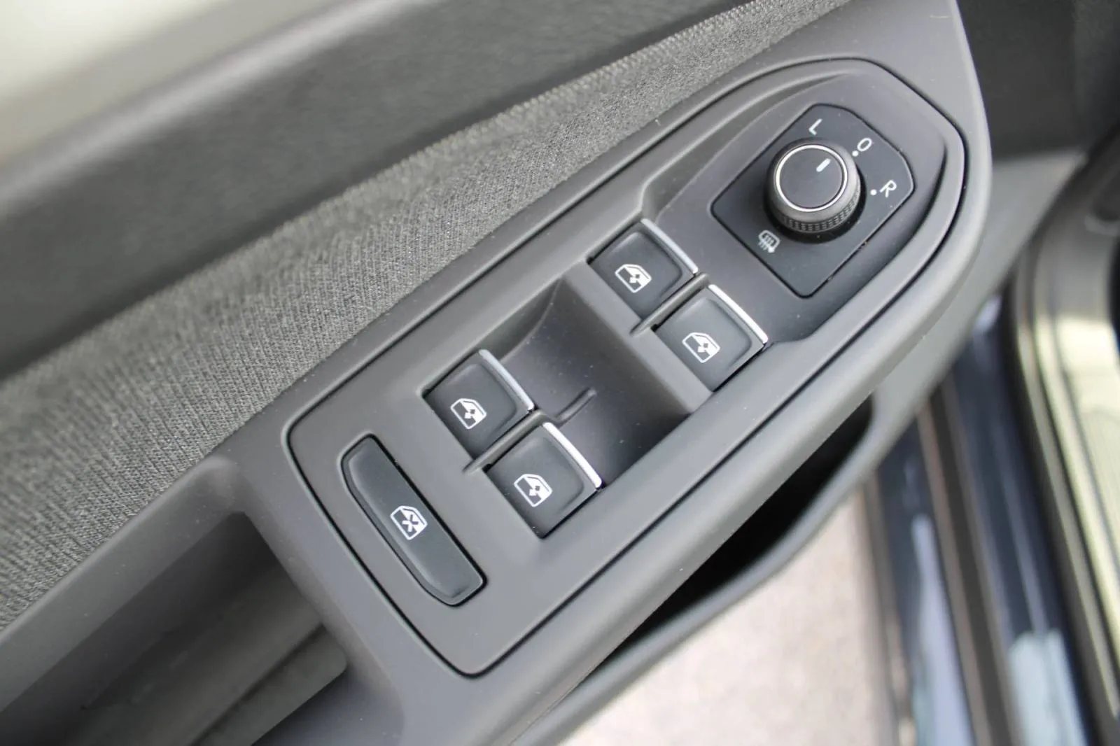 vw golf viii 1.0 etsi dsg - slika 12