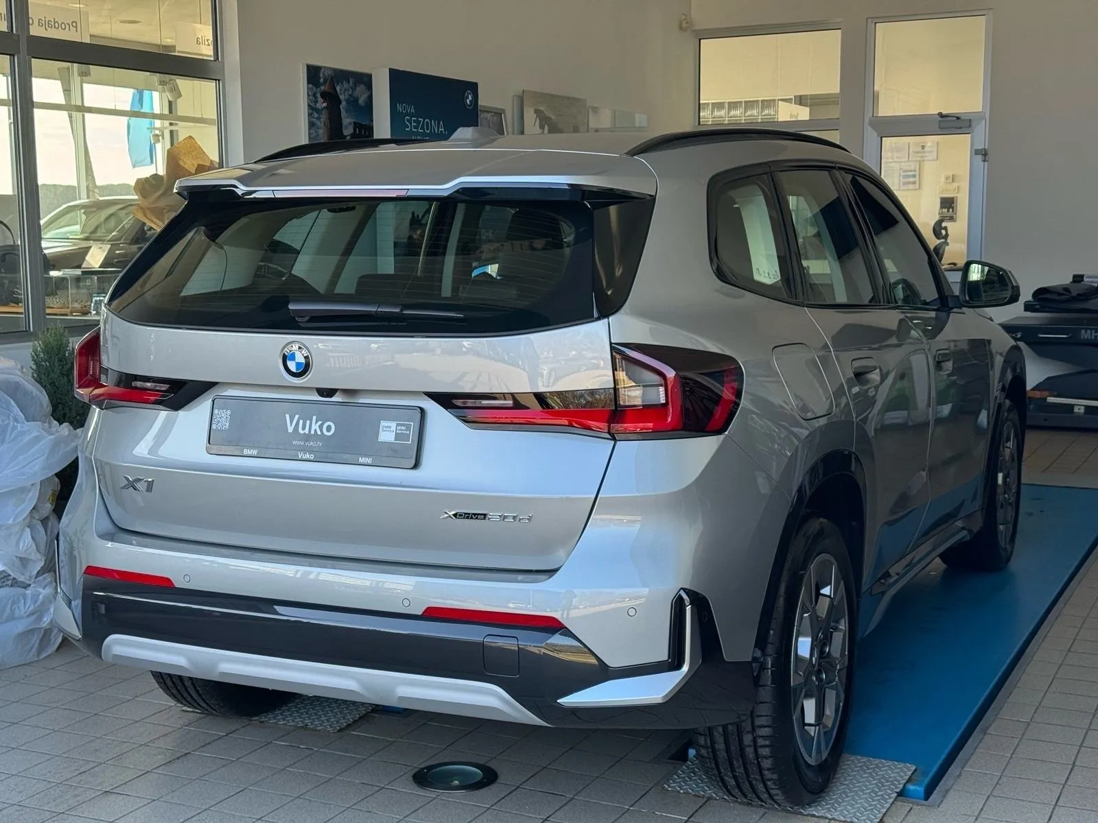 bmw x1 xdrive20d automatik x line - slika 7