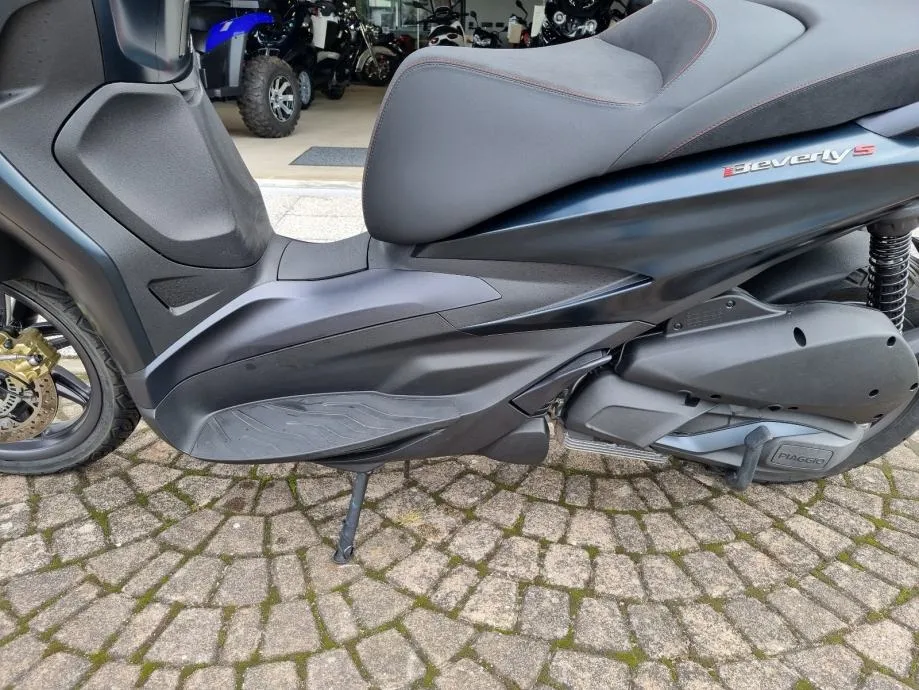 piaggio beverly 300 s hpe abs tcs, a2 kategorija, s garancijom, 2022 - slika 11