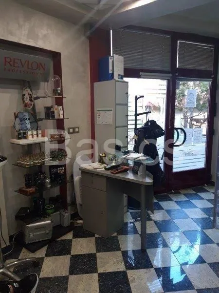 avenija dubrava-dvorišni lokal, opremljen za frizerski salon, 30 m2 (iznajmljivanje) - slika 4